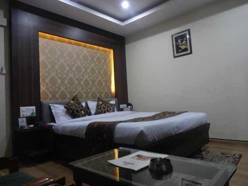 Hotel Simran Raipur  Bagian luar foto
