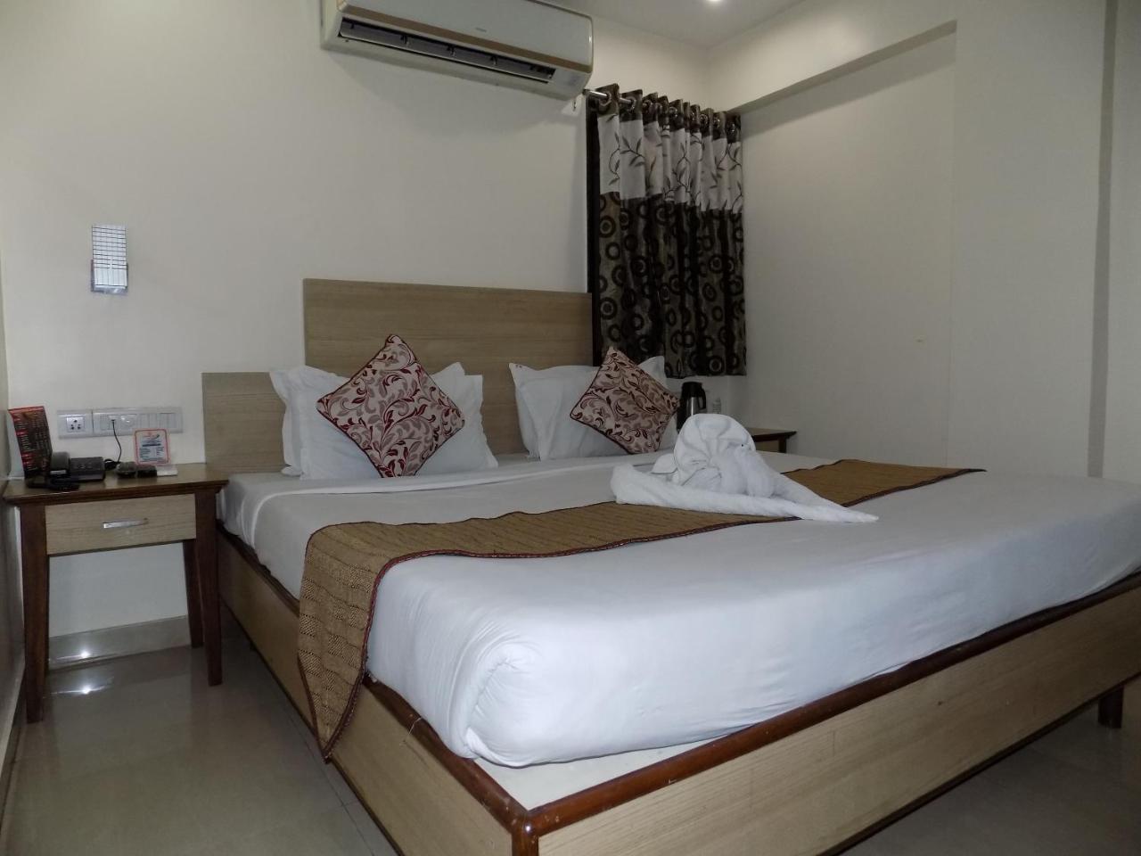 Hotel Simran Raipur  Bagian luar foto