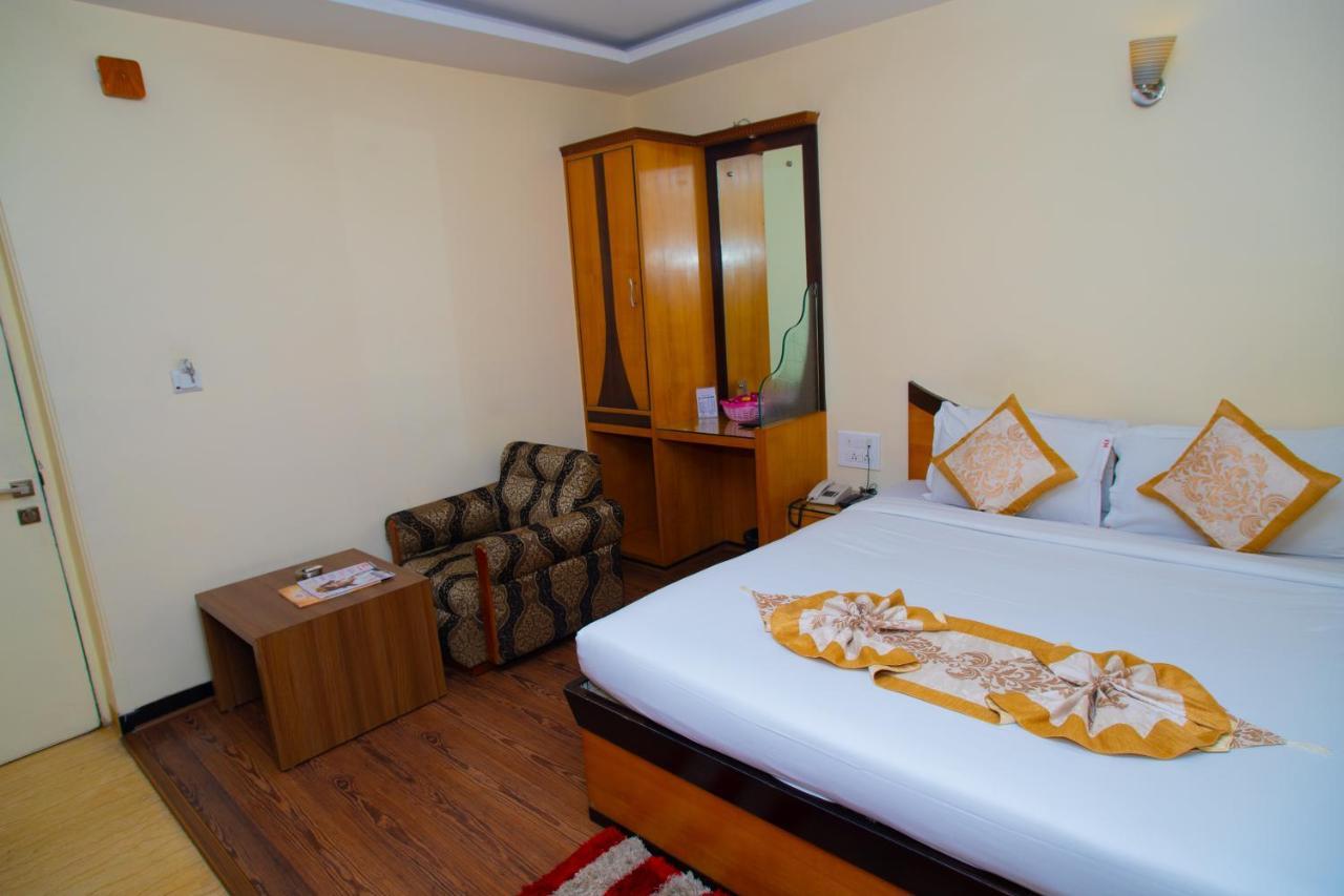Hotel Simran Raipur  Bagian luar foto